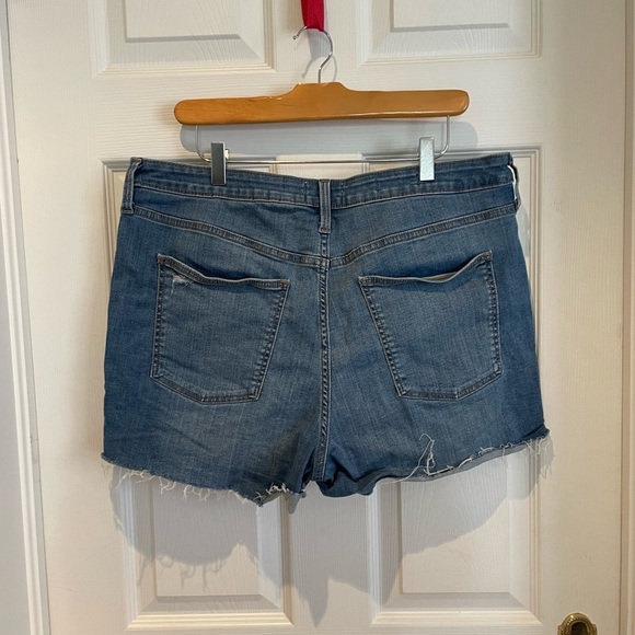 Women’s Jean shorts - Picture 3 of 3